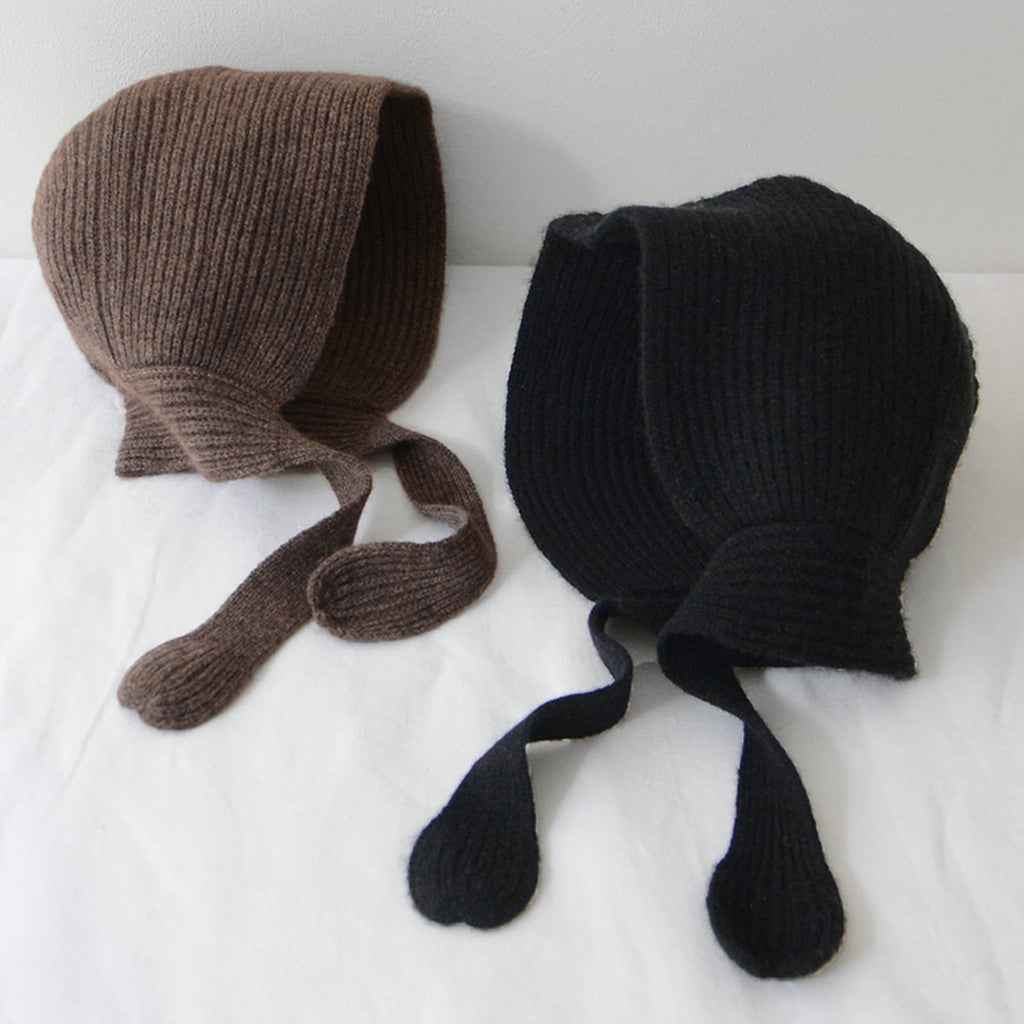 Makié Adult Cashmere Bonnet Hat with Ties Black