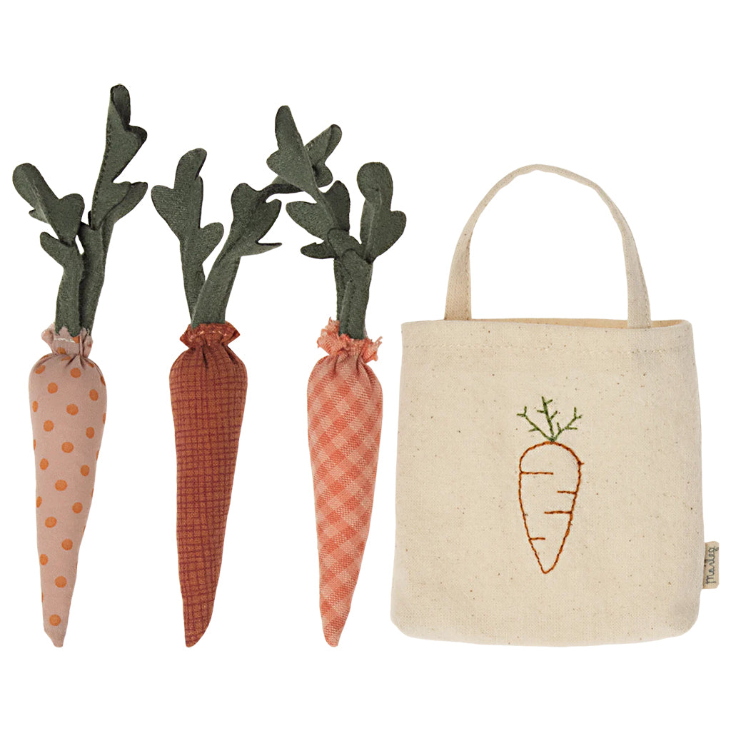 Maileg Toys Mini Carrots In Shopping Bag