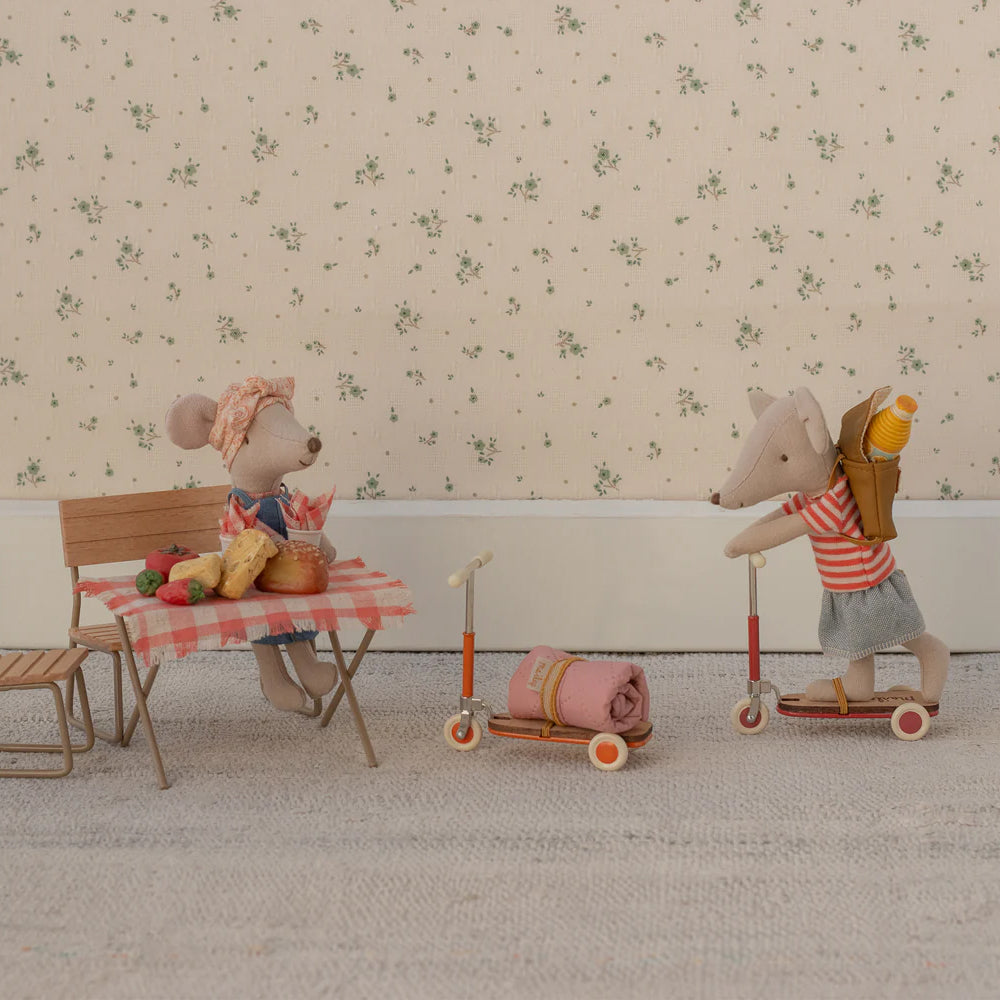 Maileg Toys Mouse Miniature Kickboard Red