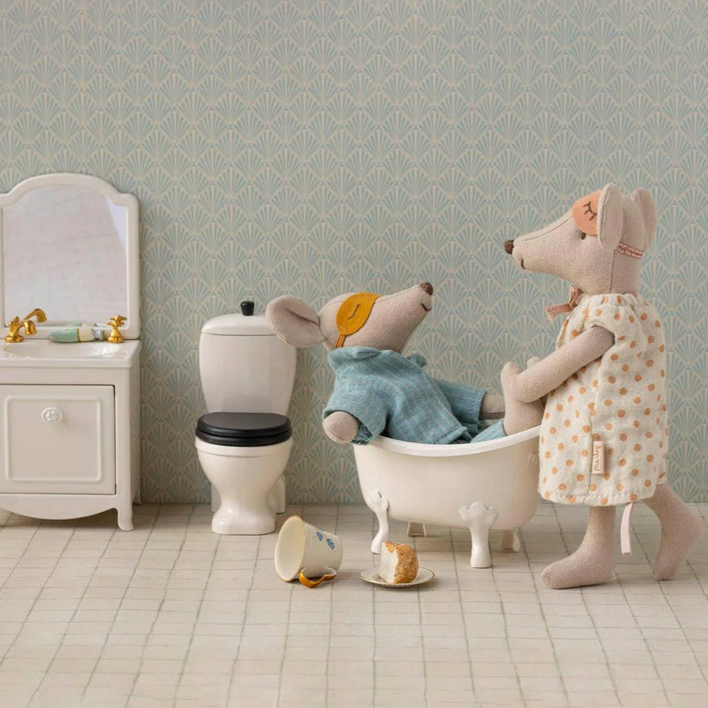 Maileg Toys Mouse Family Mum And Dad Mice In Cigarbox