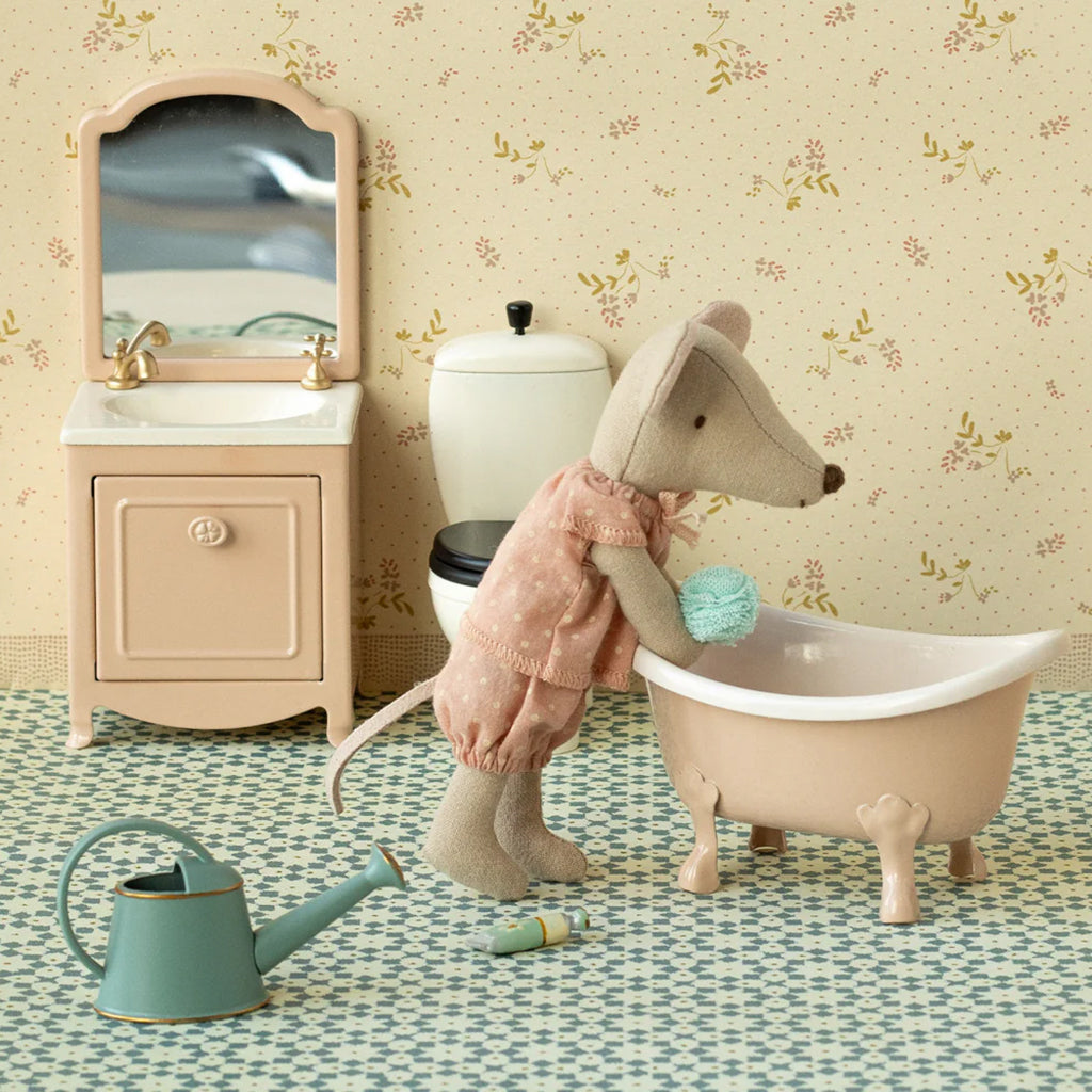 Maileg Toys Mouse Family Big Sister In Matchbox
