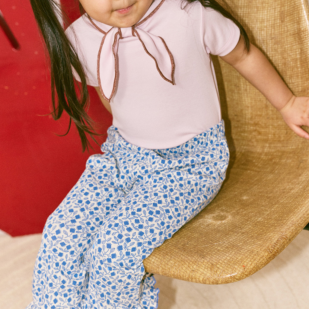Misha & Puff Child Ruffle Pedal Pusher Pants Blue Ribbon Lisse Fields Print