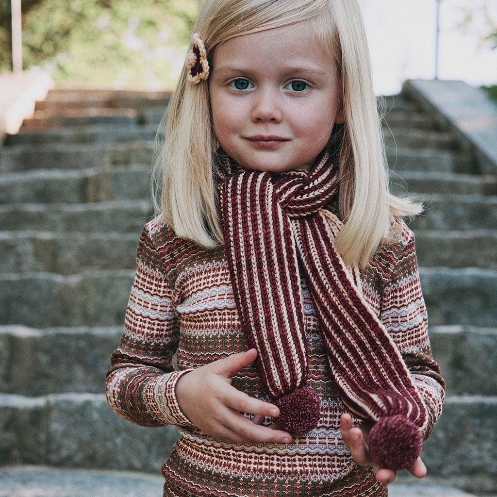 Misha & Puff Child Gloucester Scarf Cambridge Red