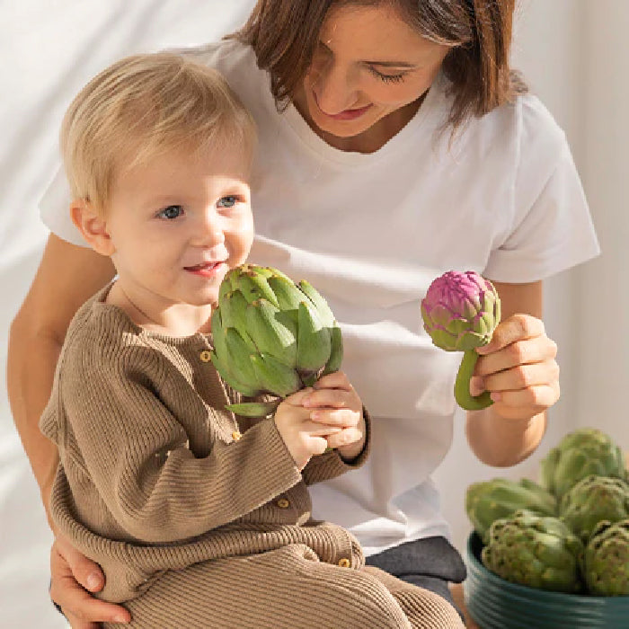 Oli&Carol Natural Rubber Rattle Toy Artichoke