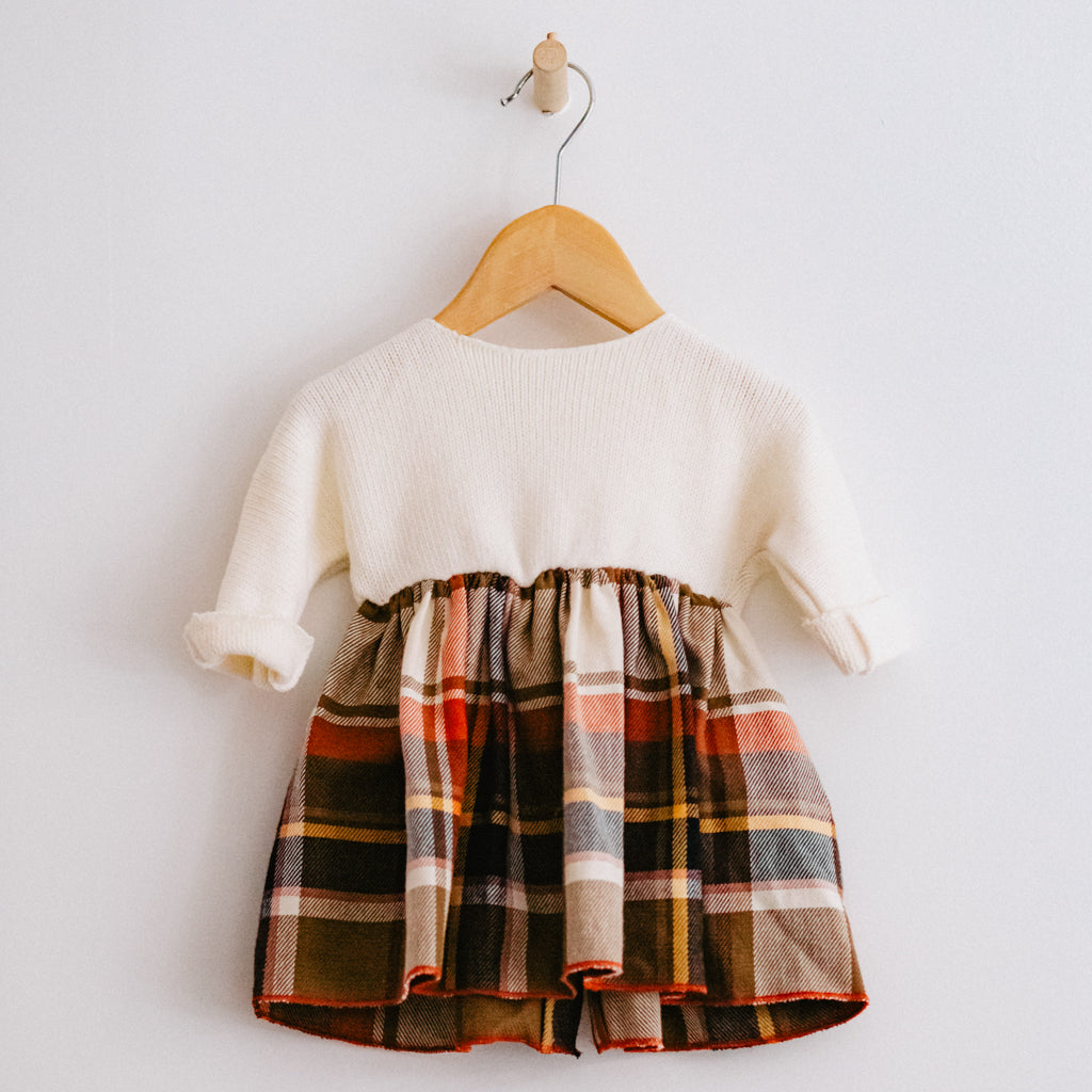 Pequeno Tocon Baby Frunce Square Dress Natural Cream And Beige