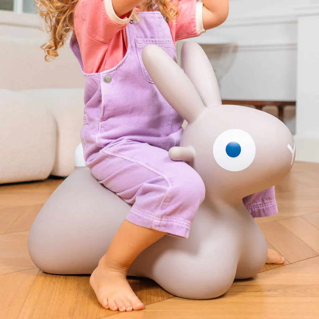 Quut Hoppi Bouncing Bunny Warm Grey