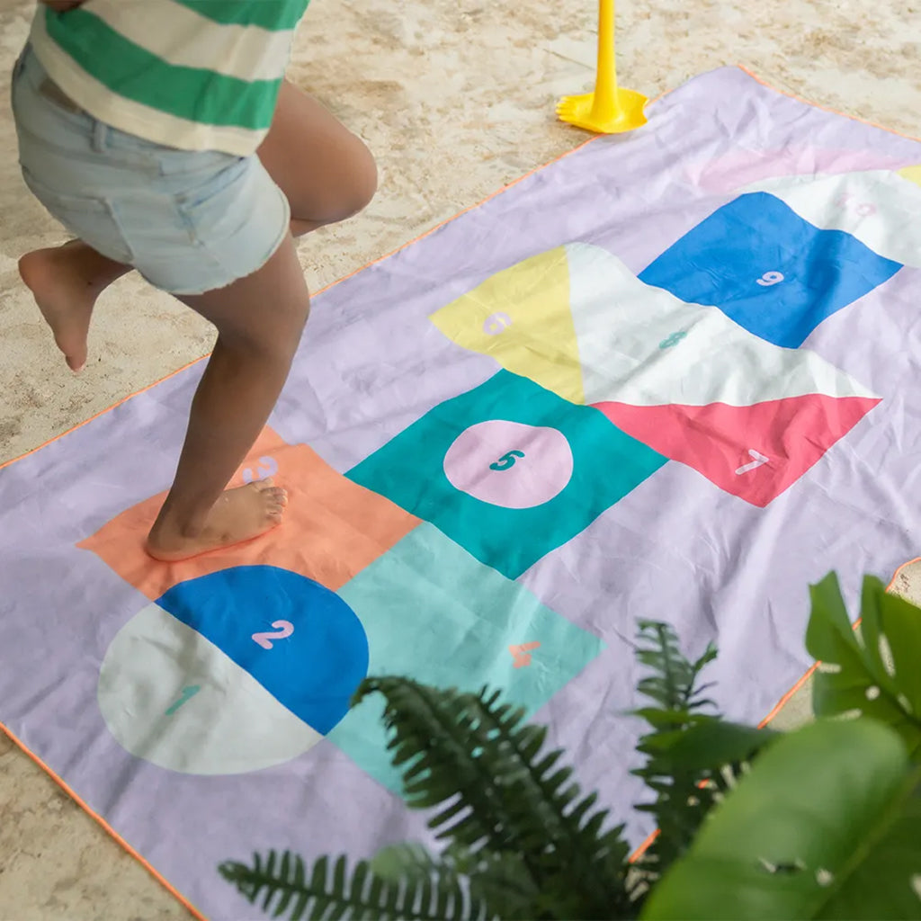 Quut Play Towel Large Hopscotch