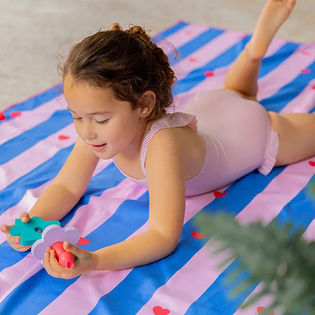 Quut Play Towel Large Lighthouse Cherry