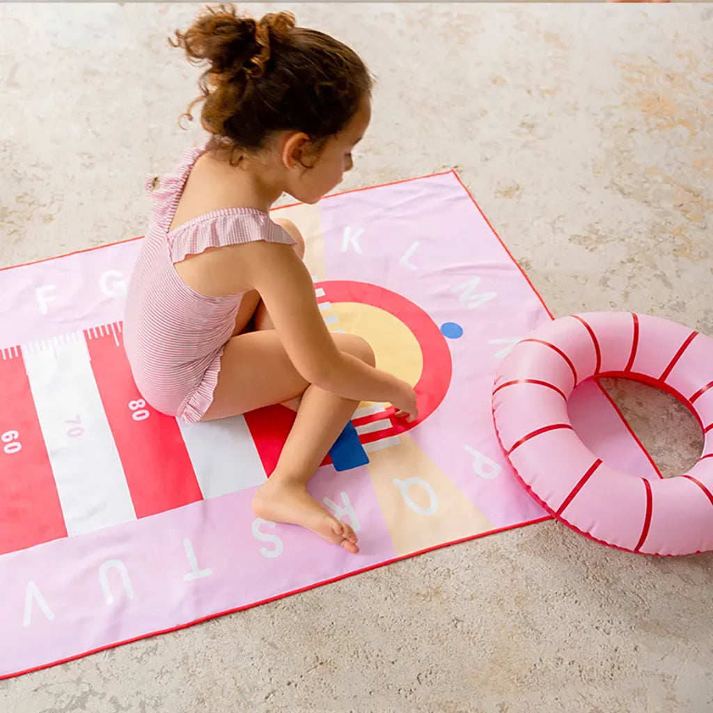 Quut Play Towel Large Lighthouse Cherry