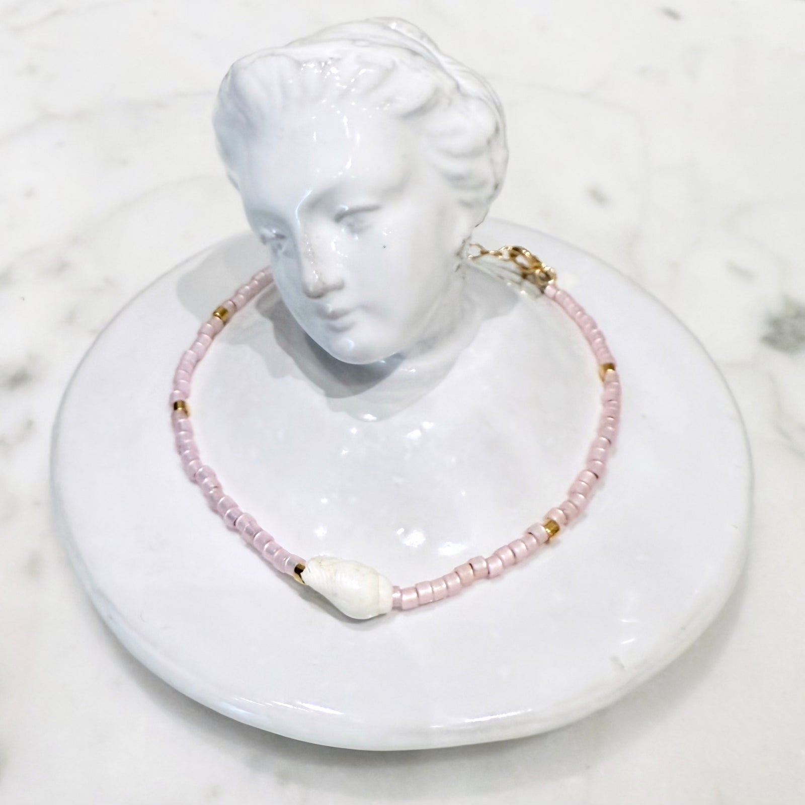 Sophie Deschamps Bijoux Côte d’Azur Seed Bead And Shell Bracelet Light Pink