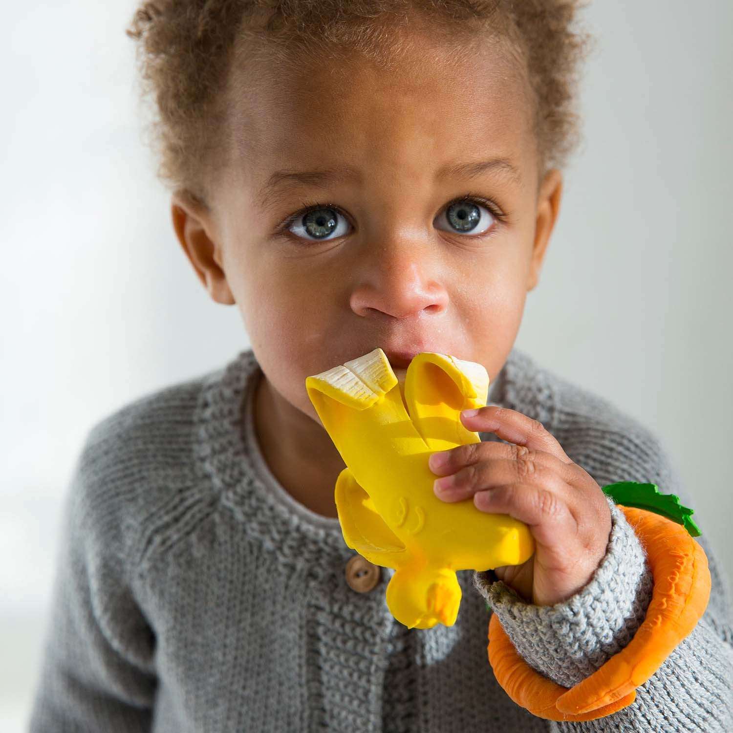 Oli&Carol Natural Rubber Teething Toy Ana Banana