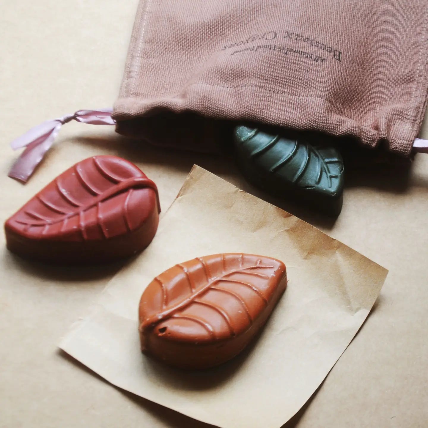 Smilogy Natural Beeswax Textured Aromatherapy Leaf Crayons (set of 3)