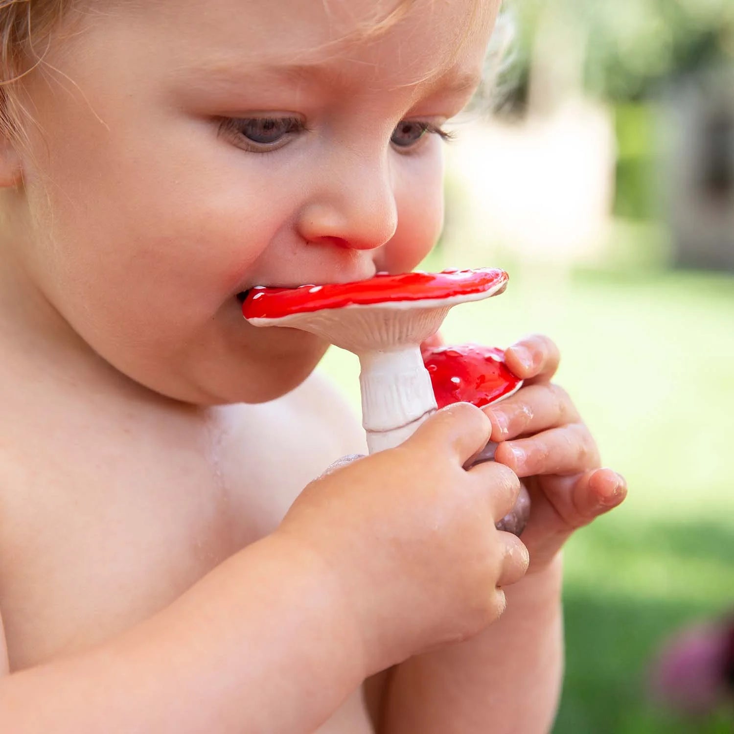 Oli&Carol Natural Rubber Teething Toy Spot the Mushroom