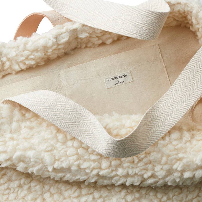 Furry tote 2025