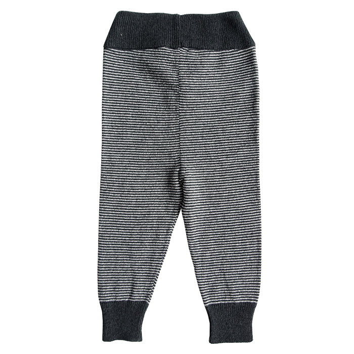 Leggings in black and white stripes from the back.