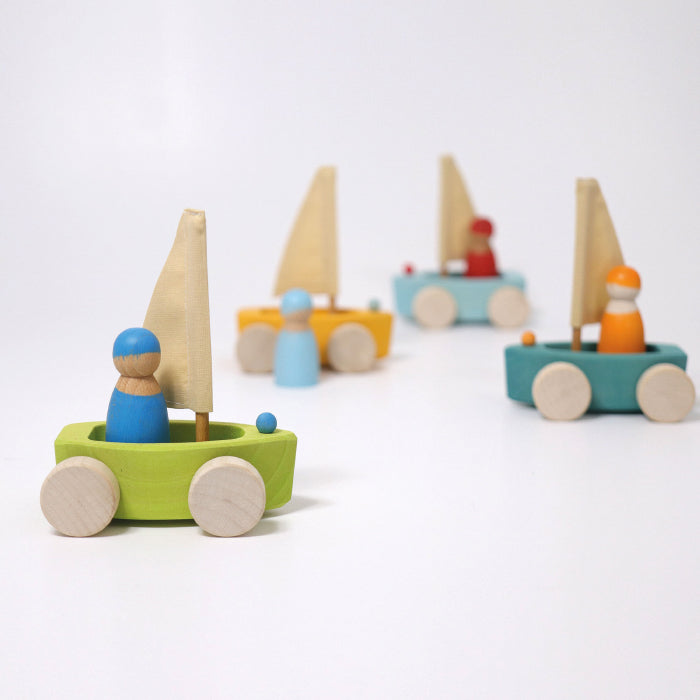 Grimm's Set Of 4 Little Land Yachts With Sailors