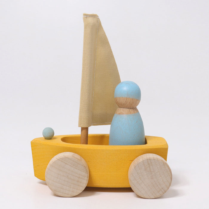 Grimm's Set Of 4 Little Land Yachts With Sailors