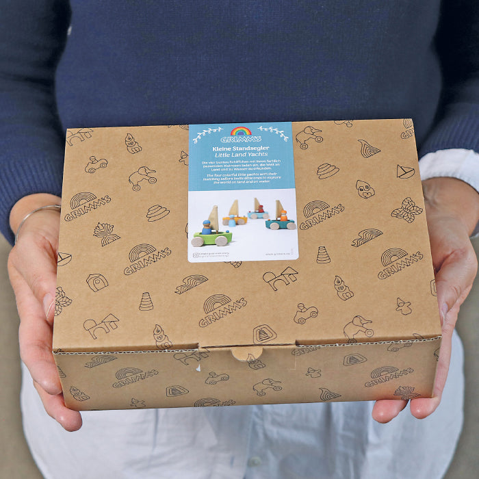 Grimm's Set Of 4 Little Land Yachts With Sailors