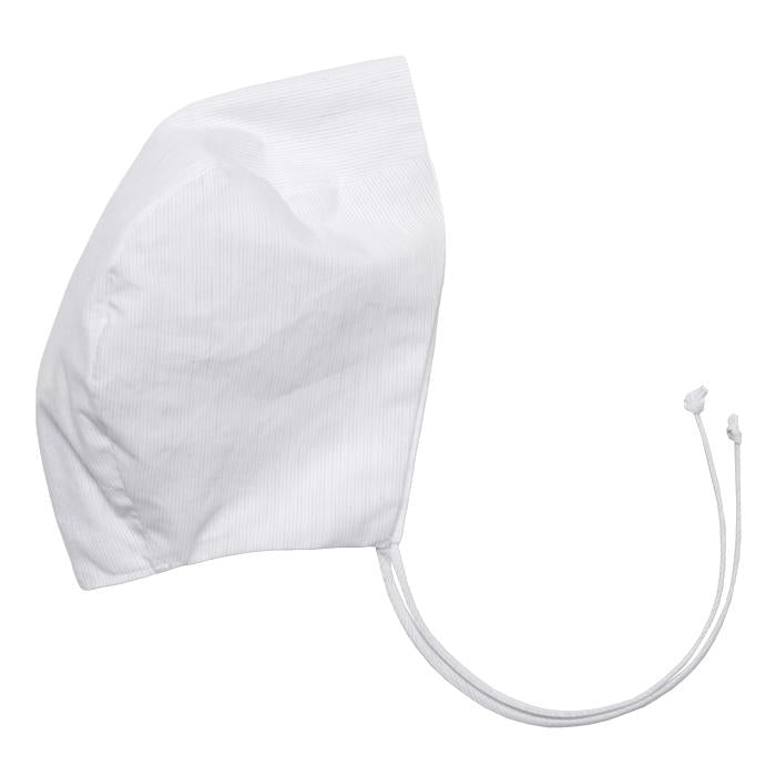 Cotton baby bonnet with ties under the chin in white with light grey stripes.