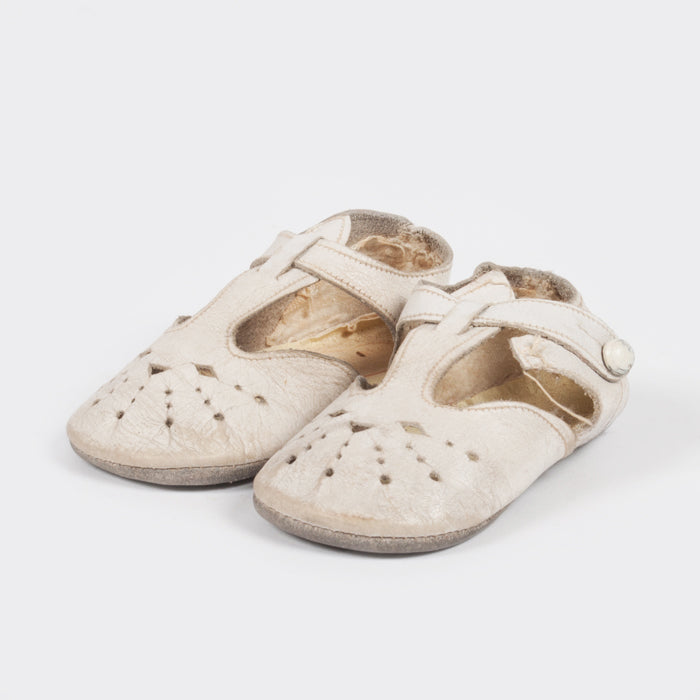 Vintage leather baby shoes top