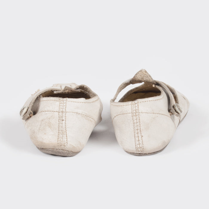 Leather t sales strap baby shoes