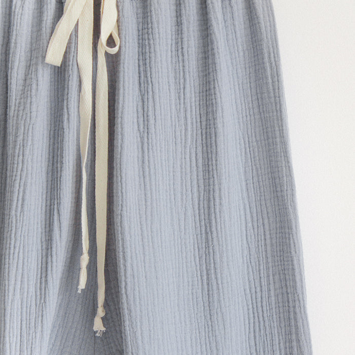 Close up of the lightweight cotton muslin crepe fabric.